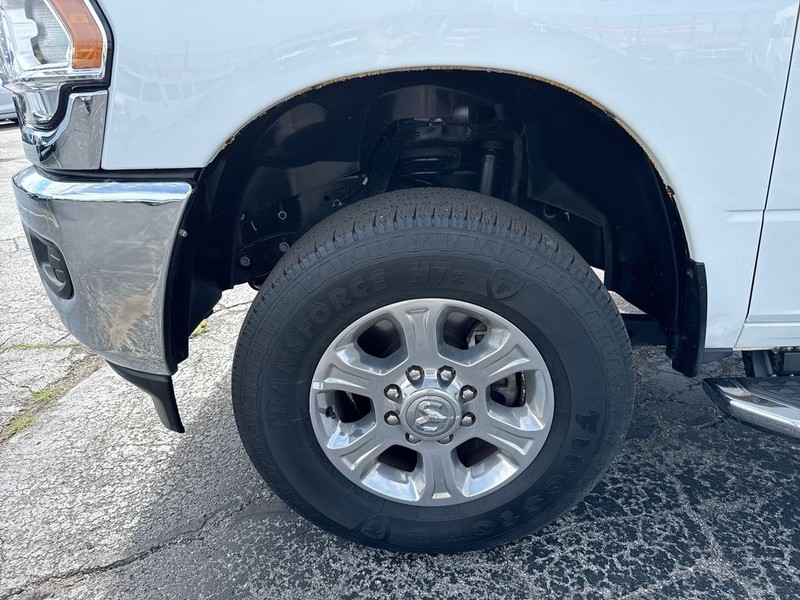 Ram 2500 Vehicle Full-screen Gallery Image 43