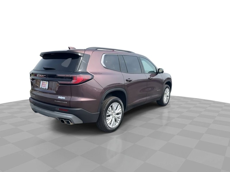 GMC Acadia Vehicle Full-screen Gallery Image 13