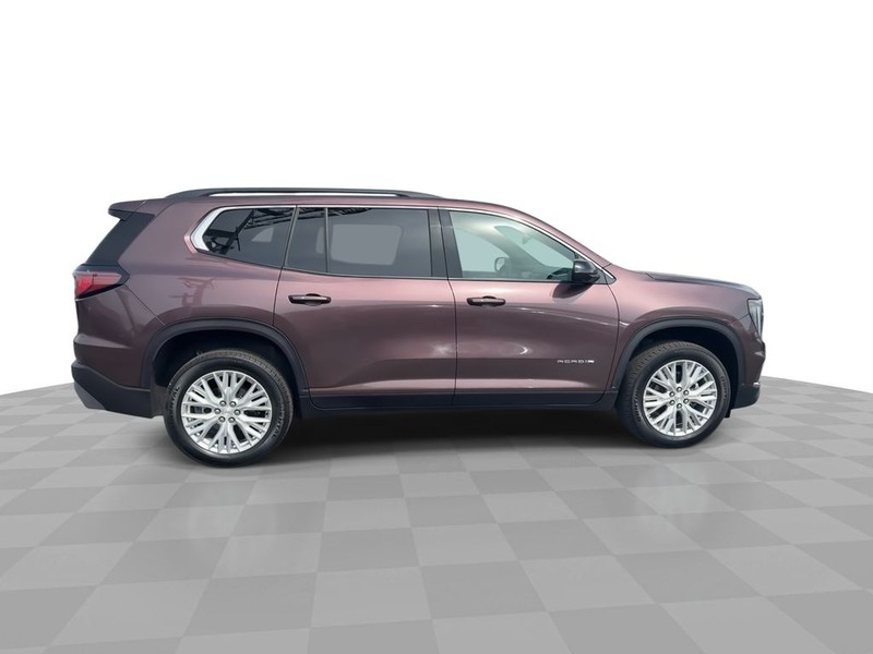 GMC Acadia Vehicle Full-screen Gallery Image 14