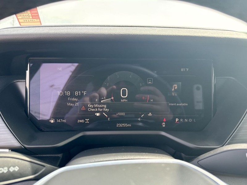 GMC Acadia Vehicle Full-screen Gallery Image 18