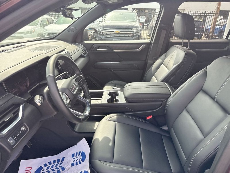 GMC Acadia Vehicle Full-screen Gallery Image 27