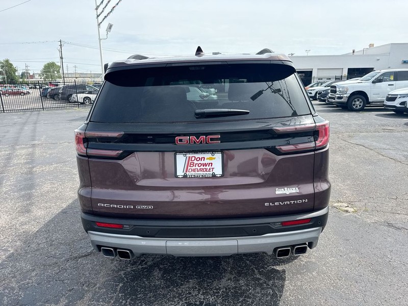 GMC Acadia Vehicle Full-screen Gallery Image 31