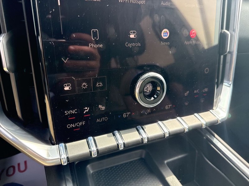 GMC Acadia Vehicle Full-screen Gallery Image 42