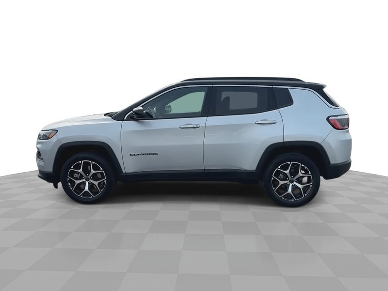 Jeep Compass Vehicle Full-screen Gallery Image 7