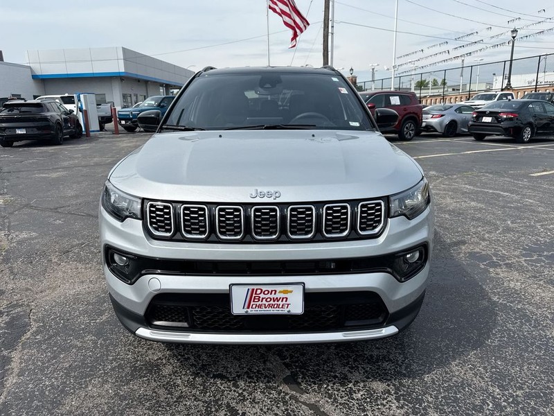 Jeep Compass Vehicle Full-screen Gallery Image 35