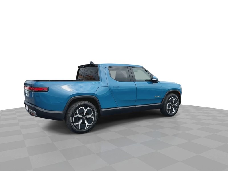 Rivian R1T Vehicle Full-screen Gallery Image 13