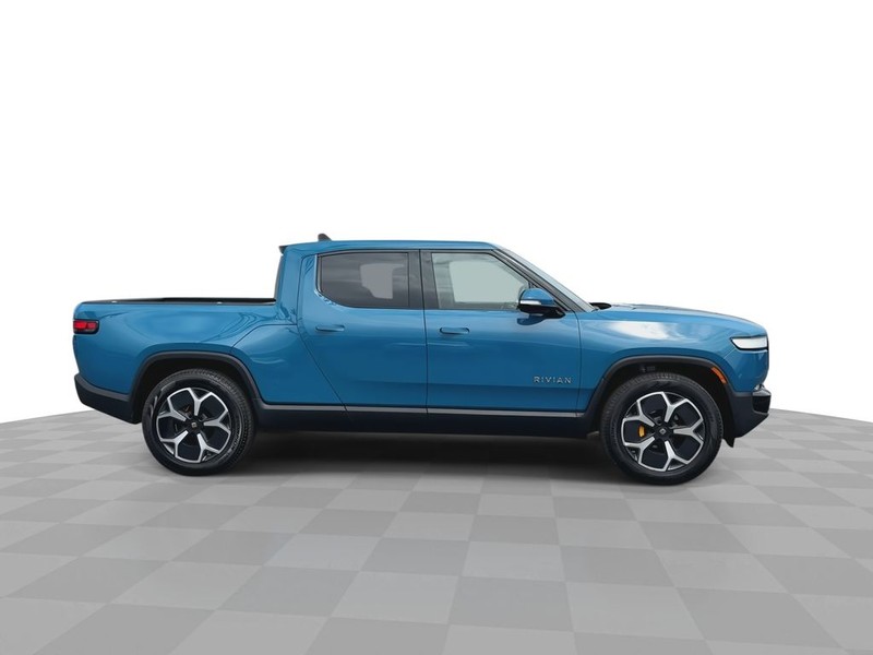 Rivian R1T Vehicle Full-screen Gallery Image 14