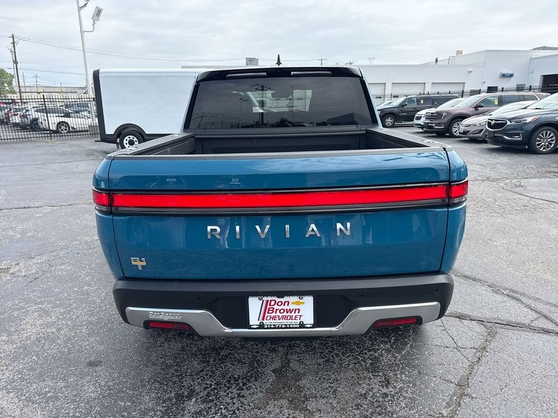 Rivian R1T Vehicle Full-screen Gallery Image 33