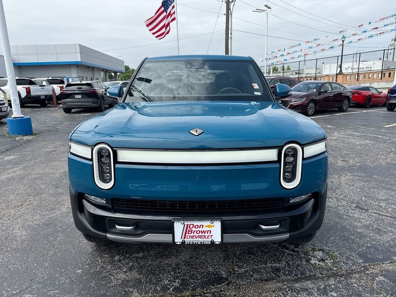 Rivian R1T Vehicle Full-screen Gallery Image 37