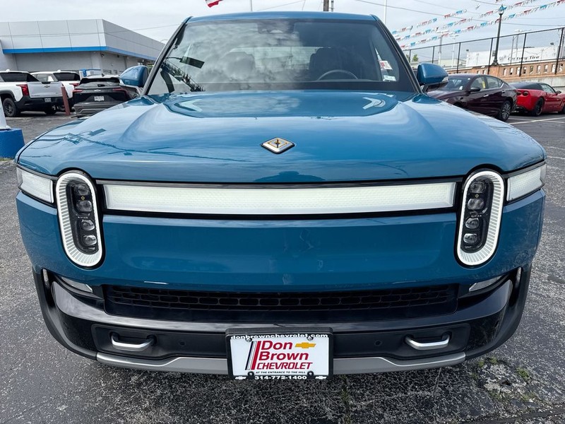 Rivian R1T Vehicle Full-screen Gallery Image 38
