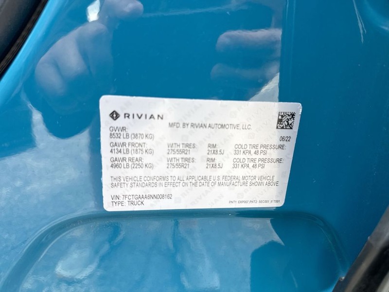 Rivian R1T Vehicle Full-screen Gallery Image 41
