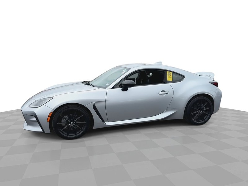 Toyota GR86 Vehicle Full-screen Gallery Image 7