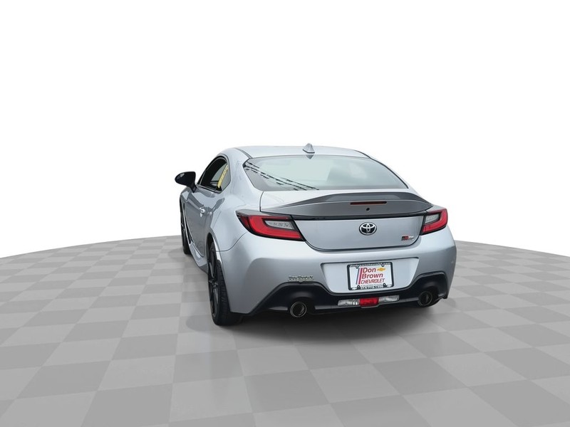 Toyota GR86 Vehicle Full-screen Gallery Image 11