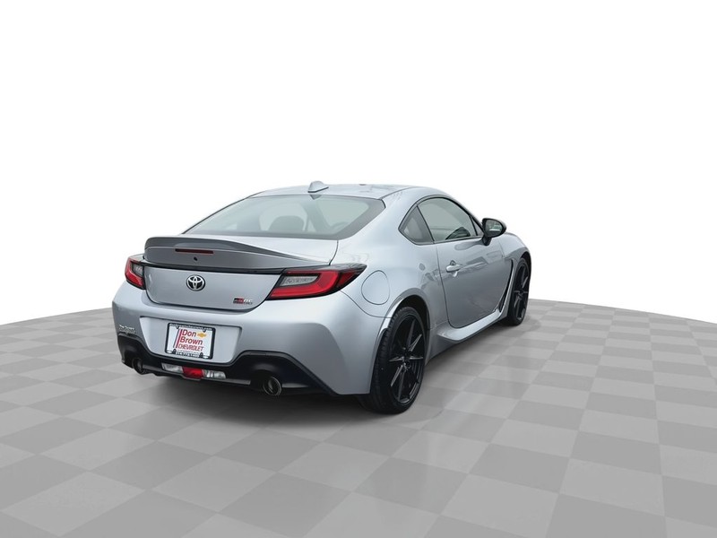 Toyota GR86 Vehicle Full-screen Gallery Image 13