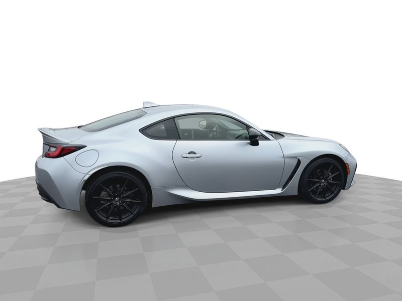 Toyota GR86 Vehicle Full-screen Gallery Image 14
