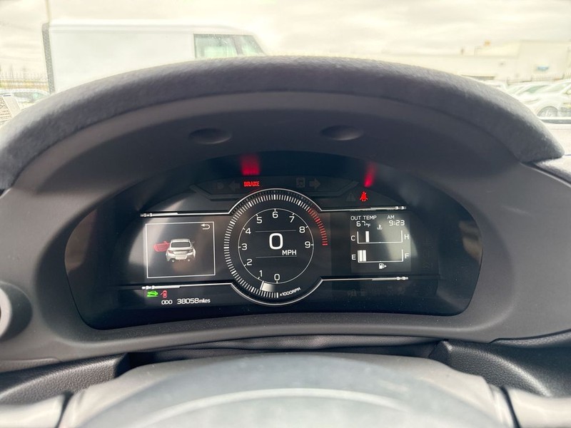 Toyota GR86 Vehicle Full-screen Gallery Image 18