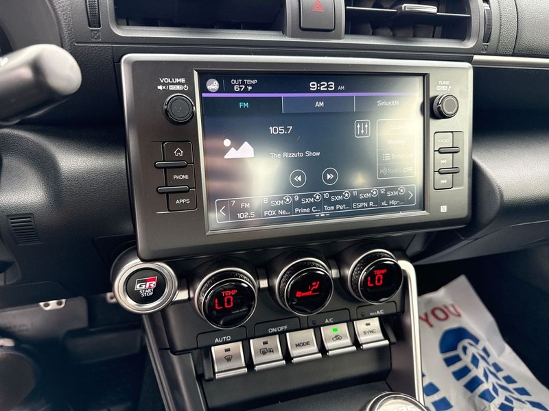 Toyota GR86 Vehicle Full-screen Gallery Image 20