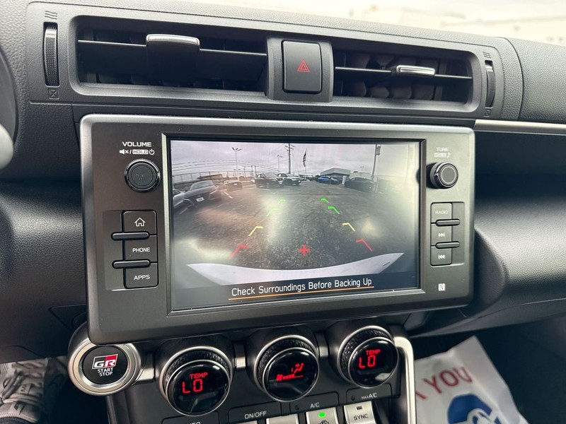 Toyota GR86 Vehicle Full-screen Gallery Image 21