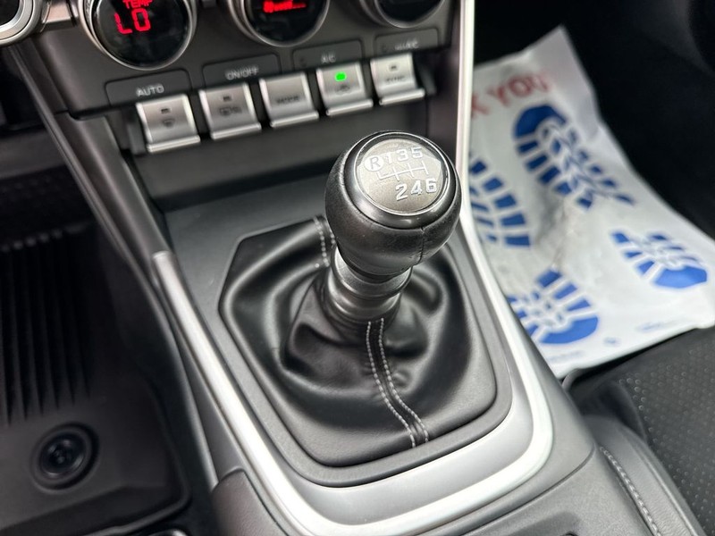Toyota GR86 Vehicle Full-screen Gallery Image 22