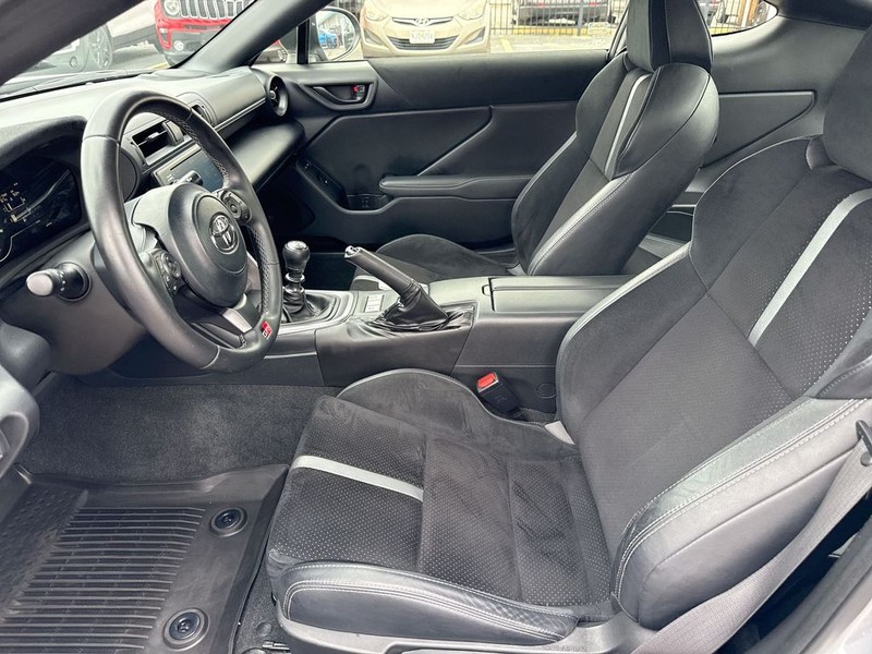 Toyota GR86 Vehicle Full-screen Gallery Image 27