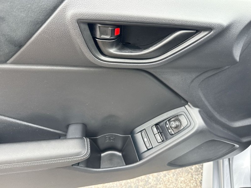 Toyota GR86 Vehicle Full-screen Gallery Image 29