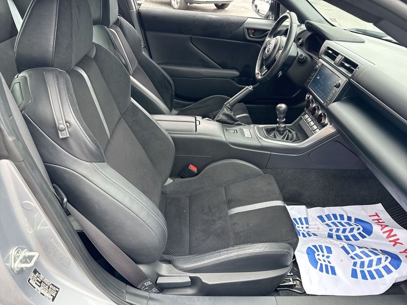 Toyota GR86 Vehicle Full-screen Gallery Image 31