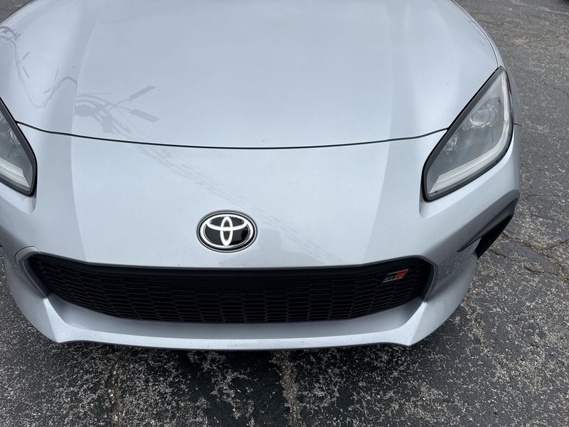 Toyota GR86 Vehicle Full-screen Gallery Image 35