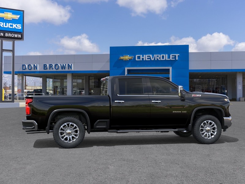 Chevrolet Silverado 2500 HD Vehicle Full-screen Gallery Image 5