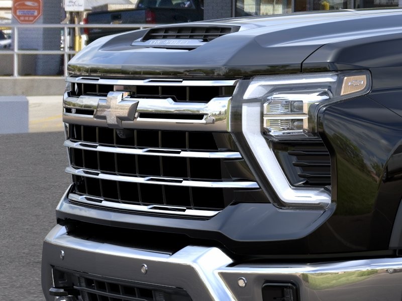 Chevrolet Silverado 2500 HD Vehicle Full-screen Gallery Image 13