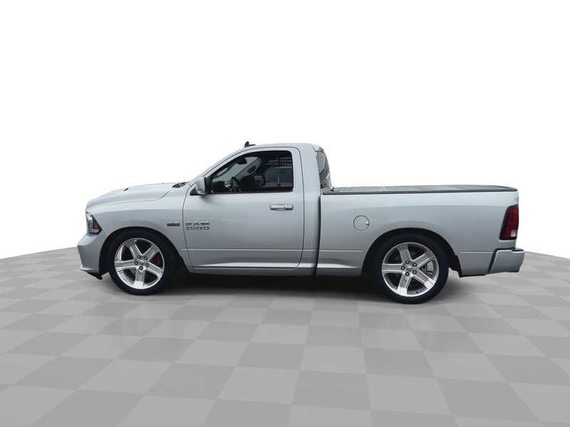 Ram 1500 Vehicle Full-screen Gallery Image 7