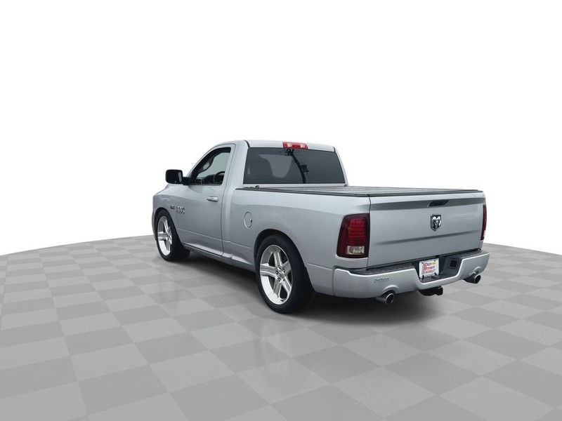 Ram 1500 Vehicle Full-screen Gallery Image 10