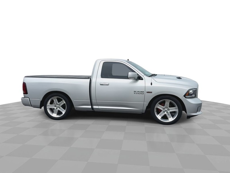 Ram 1500 Vehicle Full-screen Gallery Image 14