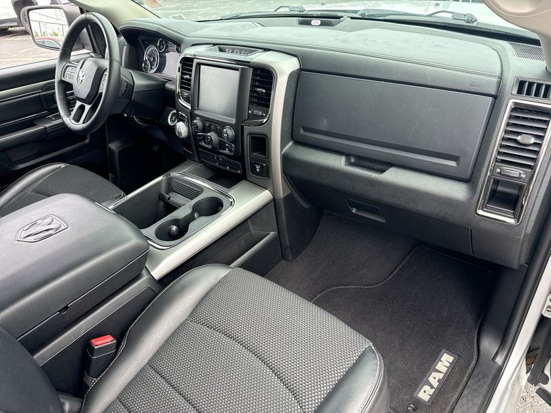 Ram 1500 Vehicle Full-screen Gallery Image 33