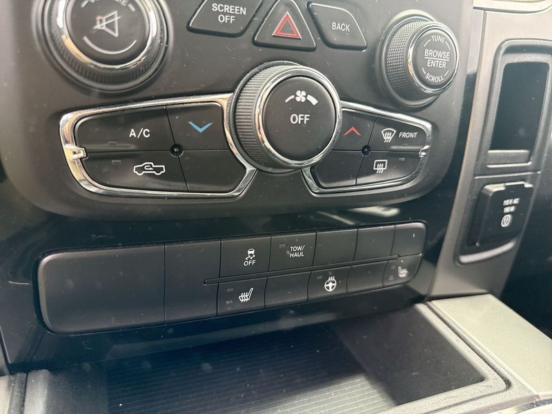 Ram 1500 Vehicle Full-screen Gallery Image 39