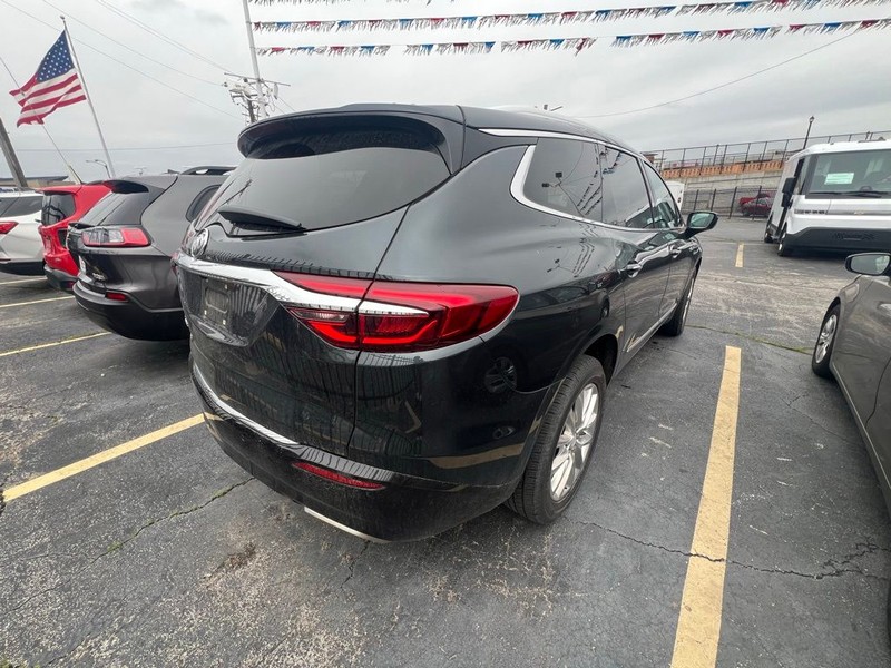 Buick Enclave Vehicle Full-screen Gallery Image 4