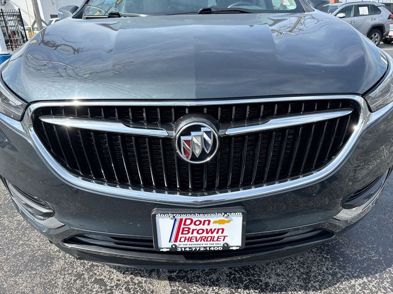 Buick Enclave Vehicle Full-screen Gallery Image 31
