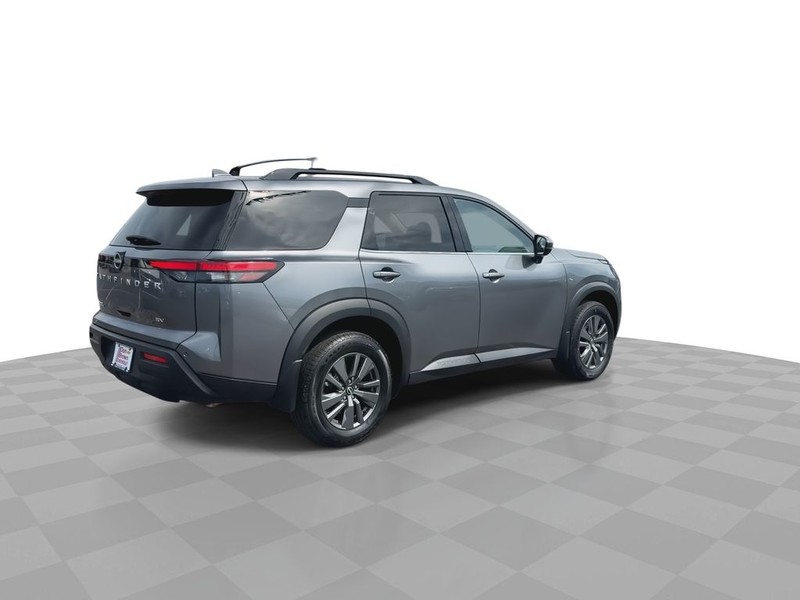 Nissan Pathfinder Vehicle Full-screen Gallery Image 13