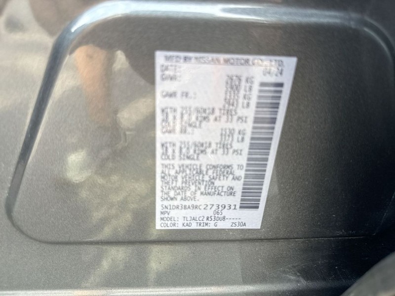 Nissan Pathfinder Vehicle Full-screen Gallery Image 38