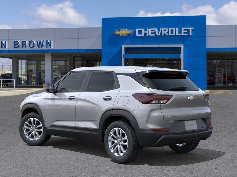 Chevrolet Trailblazer Vehicle Full-screen Gallery Image 3