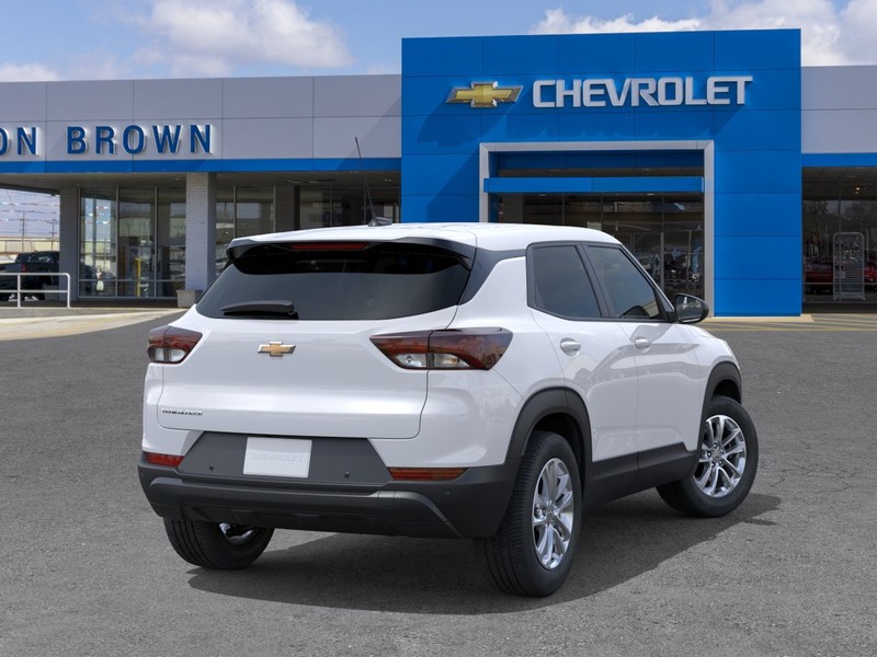 Chevrolet Trailblazer Vehicle Full-screen Gallery Image 4
