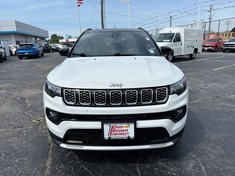 Jeep Compass Vehicle Full-screen Gallery Image 33