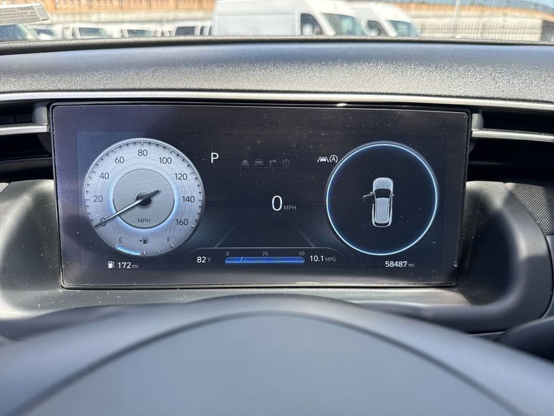 Hyundai Tucson Vehicle Full-screen Gallery Image 18