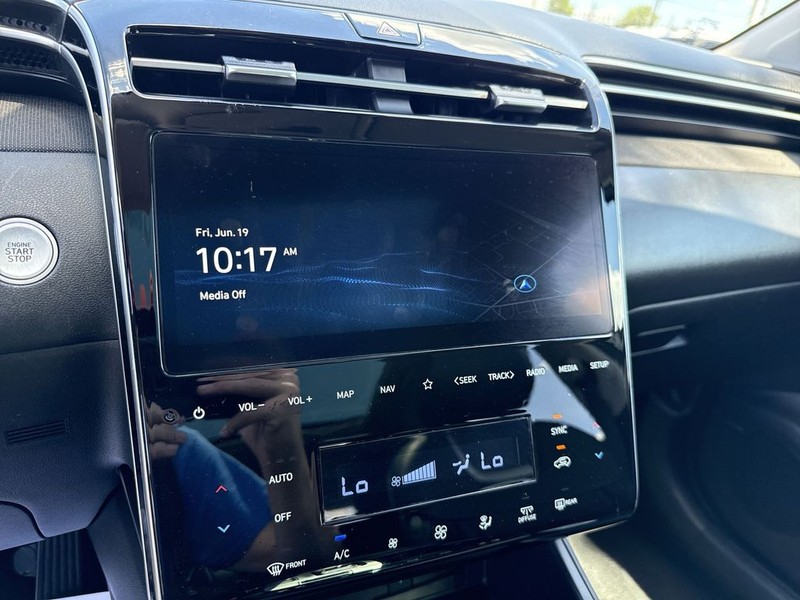 Hyundai Tucson Vehicle Full-screen Gallery Image 19