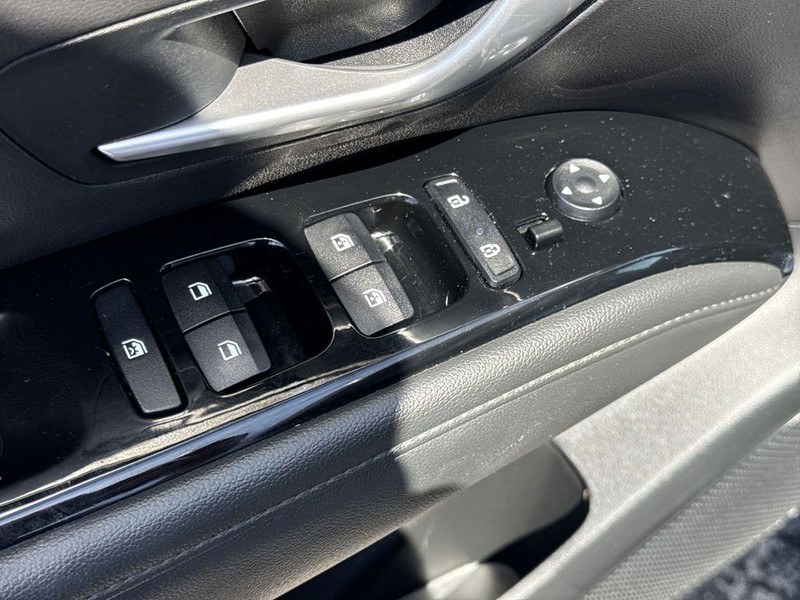 Hyundai Tucson Vehicle Full-screen Gallery Image 29