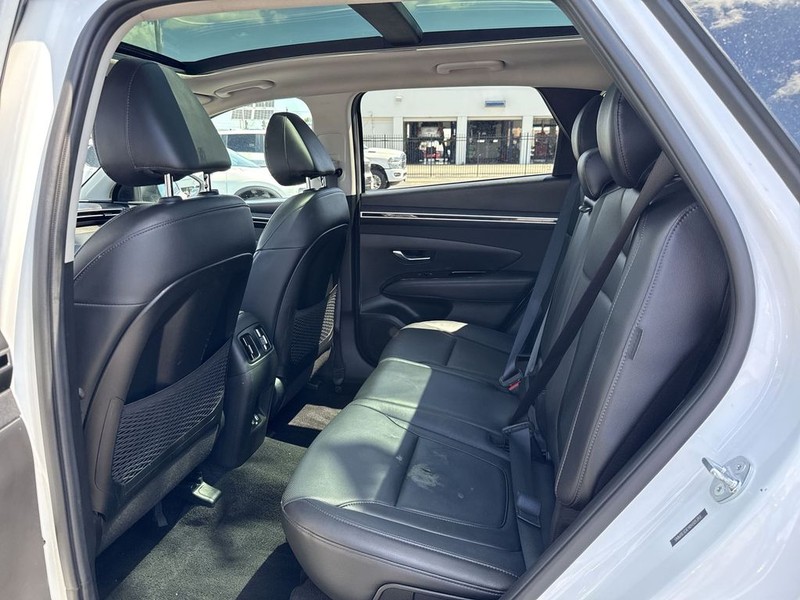 Hyundai Tucson Vehicle Full-screen Gallery Image 31