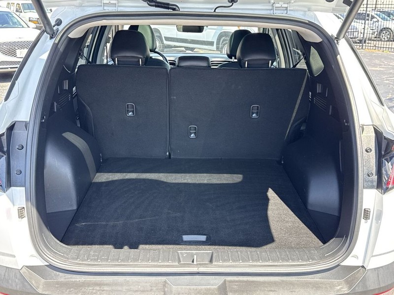 Hyundai Tucson Vehicle Full-screen Gallery Image 32