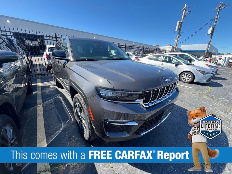 Jeep Grand Cherokee Vehicle Full-screen Gallery Image 3