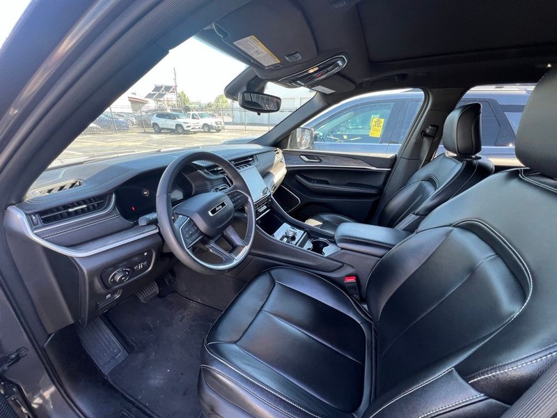 Jeep Grand Cherokee Vehicle Full-screen Gallery Image 7