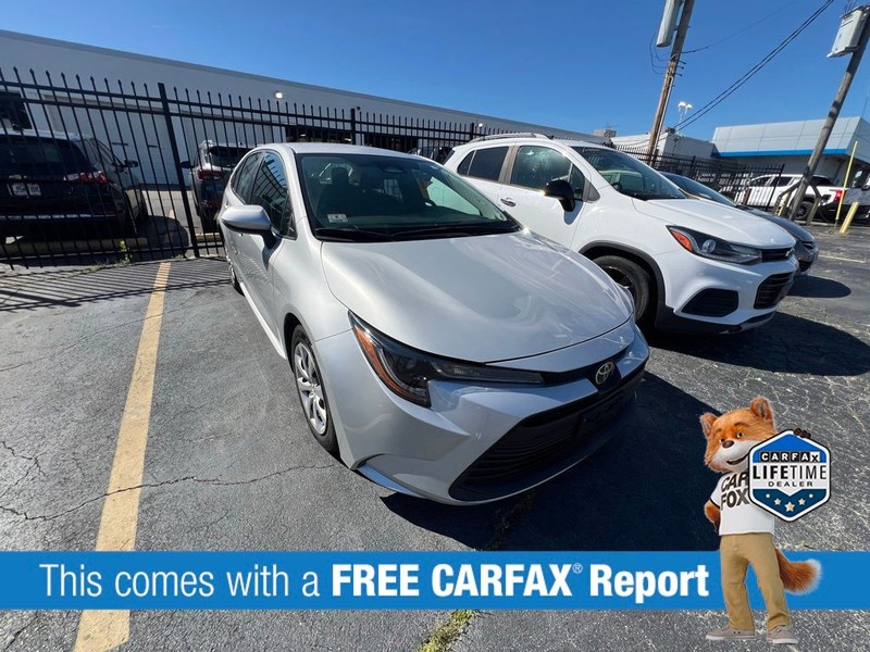 Toyota Corolla Vehicle Full-screen Gallery Image 3
