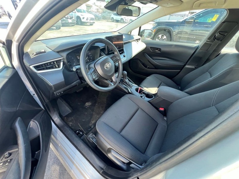 Toyota Corolla Vehicle Full-screen Gallery Image 7
